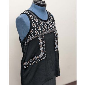 Black Button Flower Embordered Top Plus Size